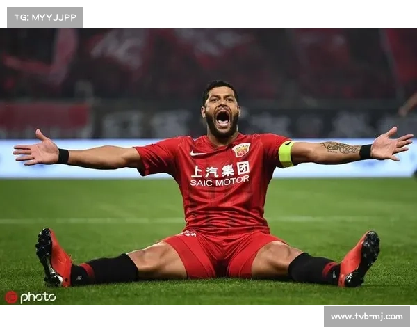 通讯：狼队演练全新三中卫体系，旨在提升防守硬度的同时保持反击速度